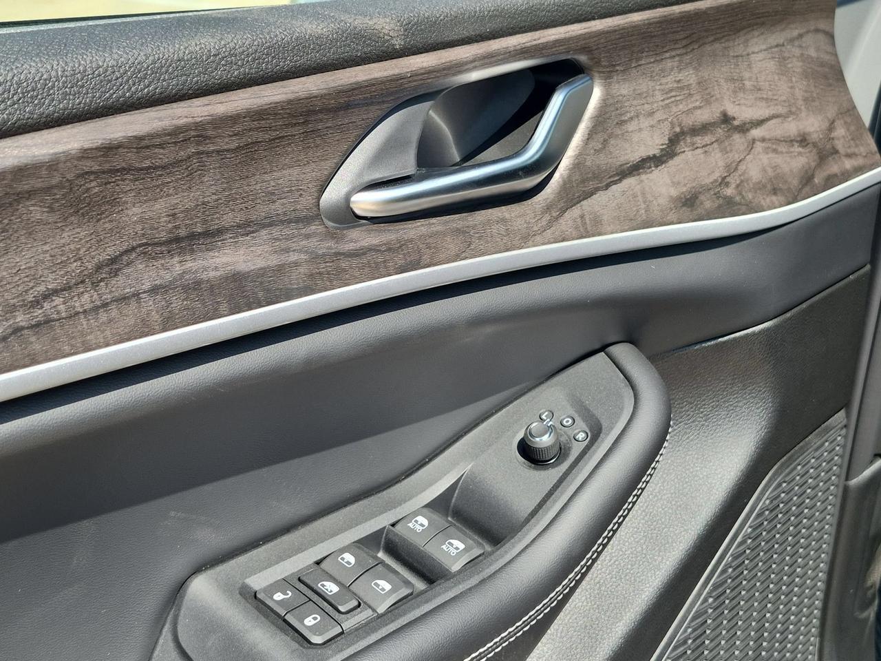 2027 Jeep Grand Cherokee L Laredo Altitude Castroville TX
