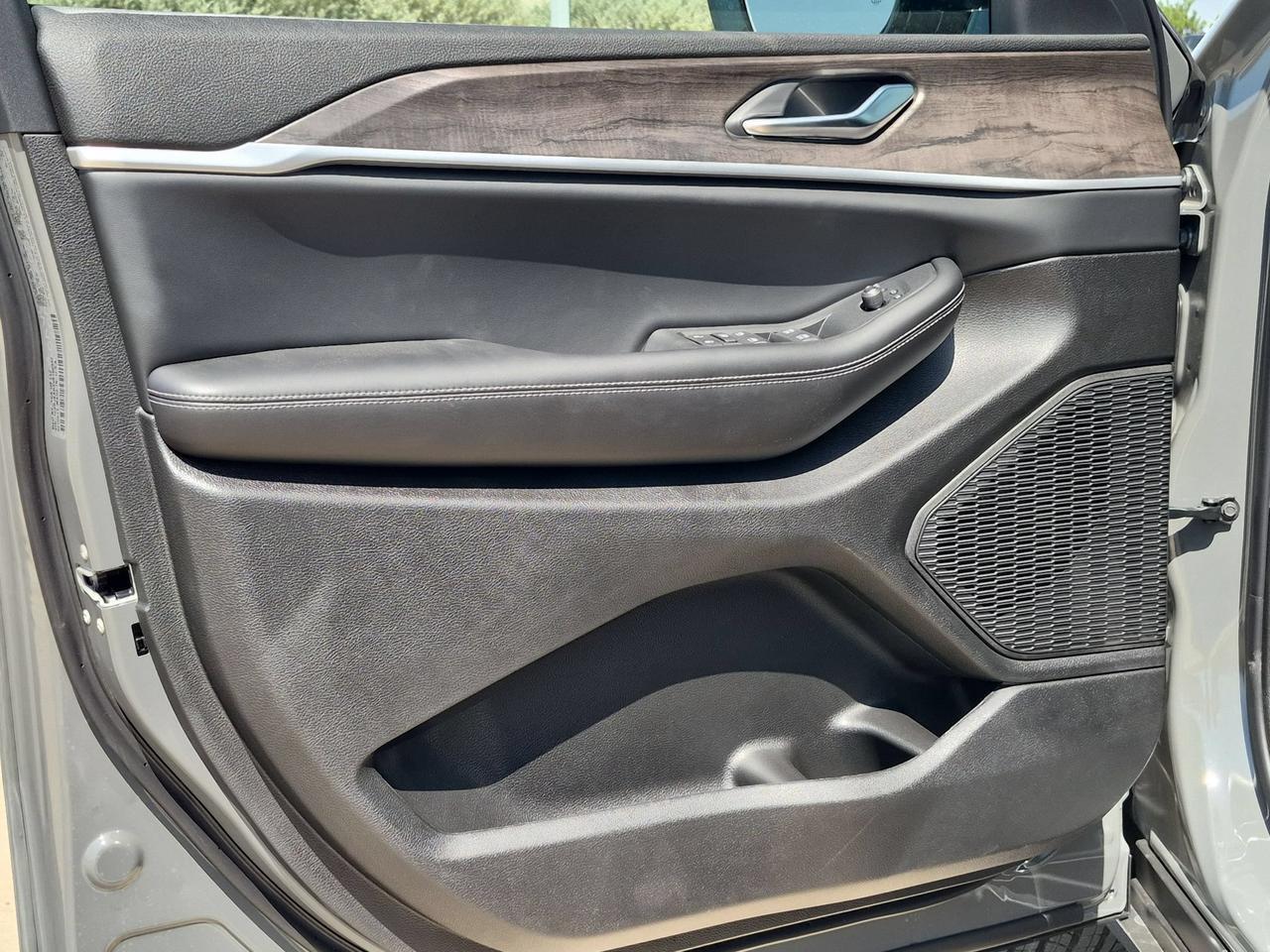 2027 Jeep Grand Cherokee L Laredo Altitude Castroville TX