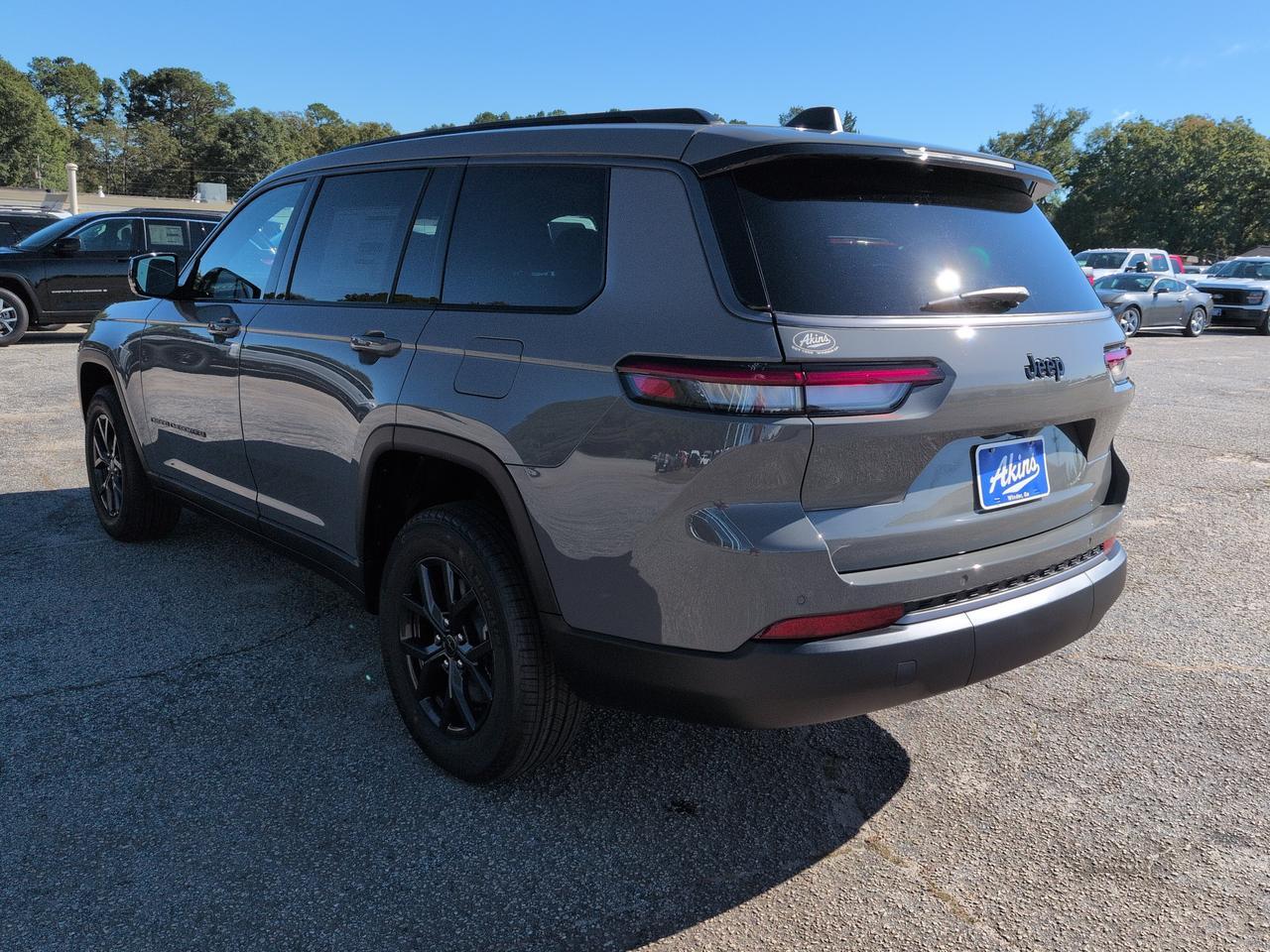 2027 Jeep Grand Cherokee L Laredo Altitude Winder GA