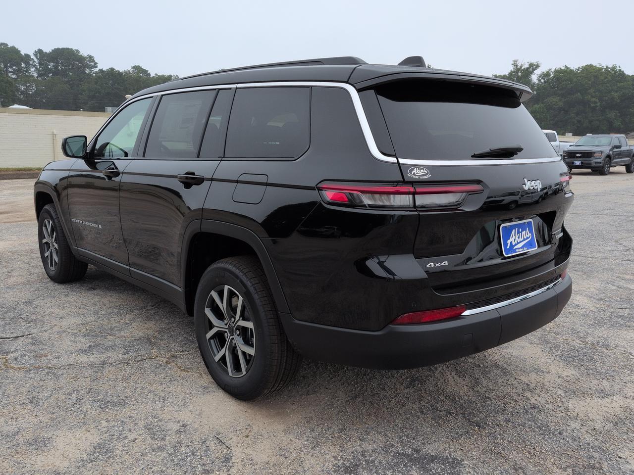 2027 Jeep Grand Cherokee L Laredo X Appleton WI