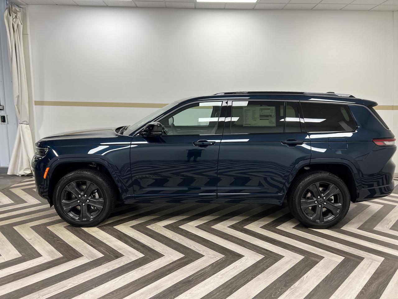 2027 Jeep Grand Cherokee L Limited Reserve Gasoline