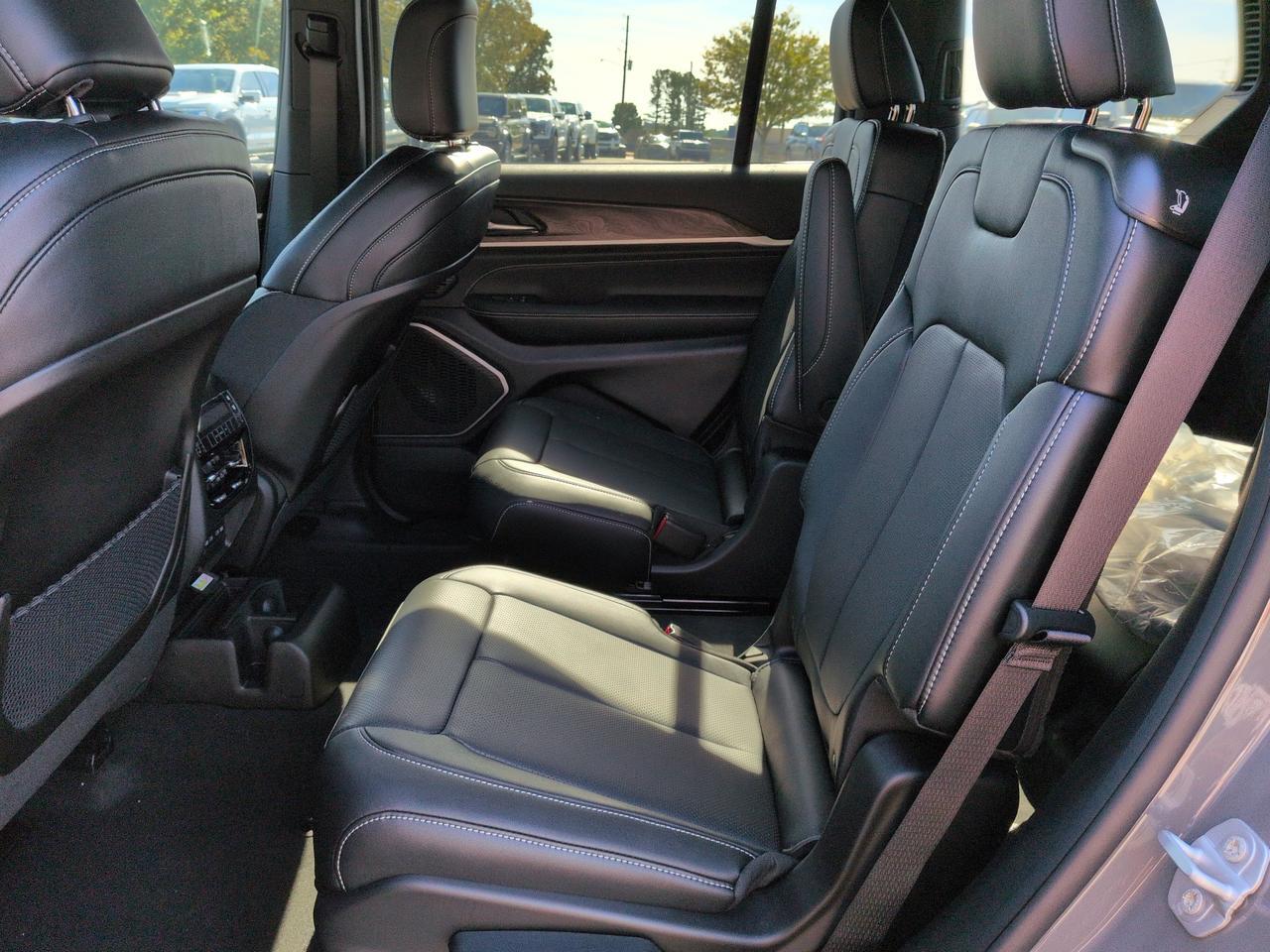 2027 Jeep Grand Cherokee L Limited Reserve Winder GA