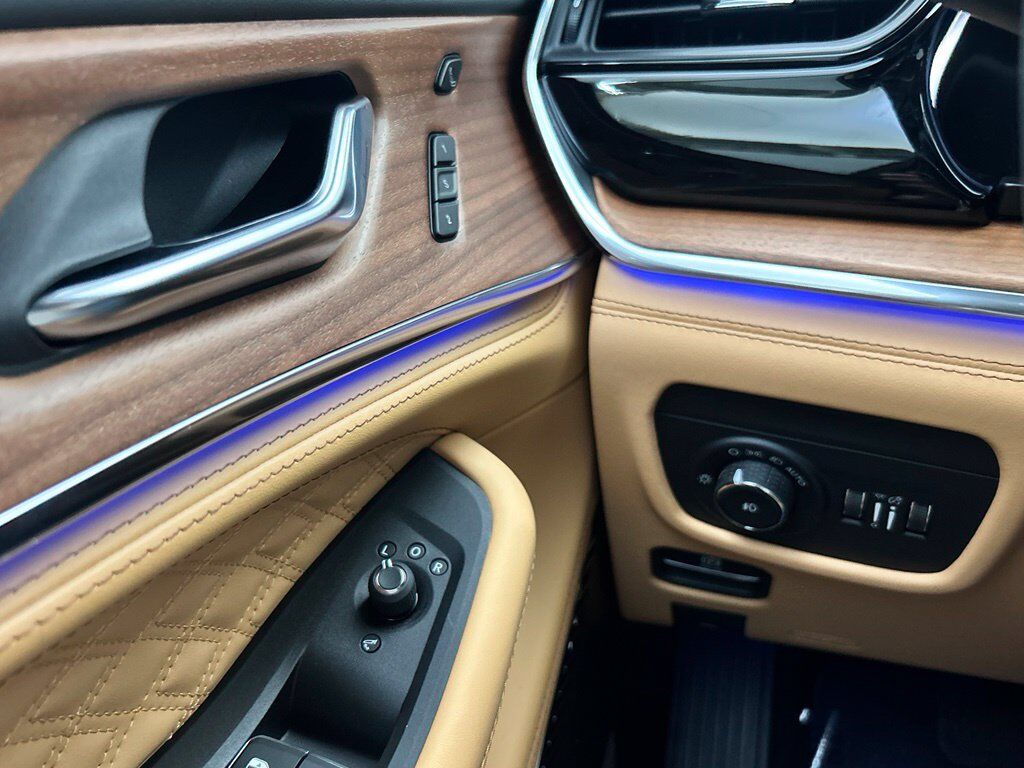 2027 Jeep Grand Cherokee L Summit Portland OR