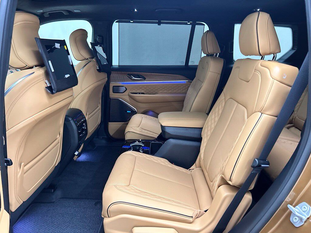 2027 Jeep Grand Cherokee L Summit Portland OR