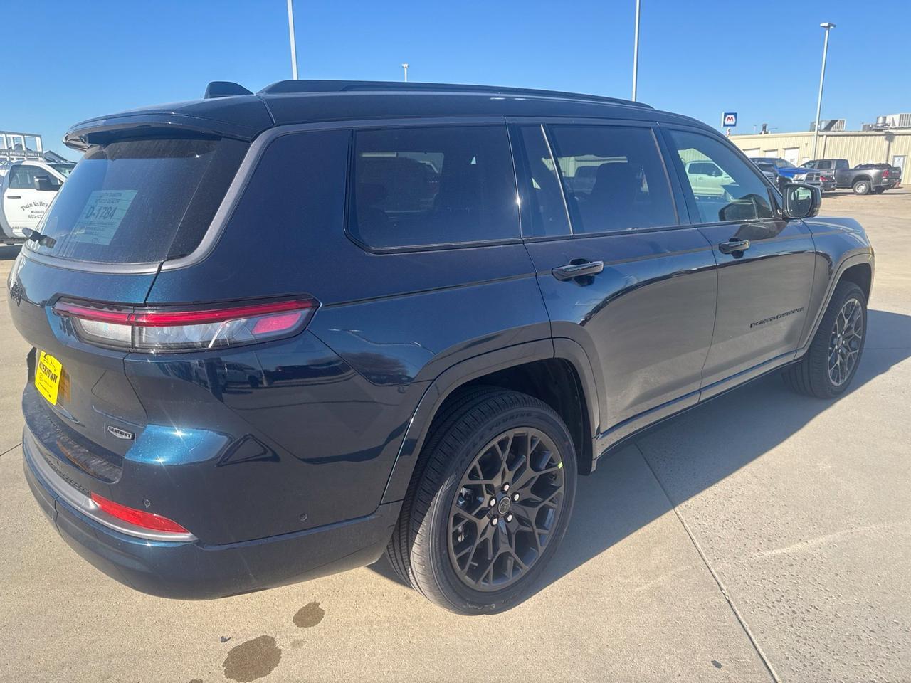 2027 Jeep Grand Cherokee L Summit Watertown SD