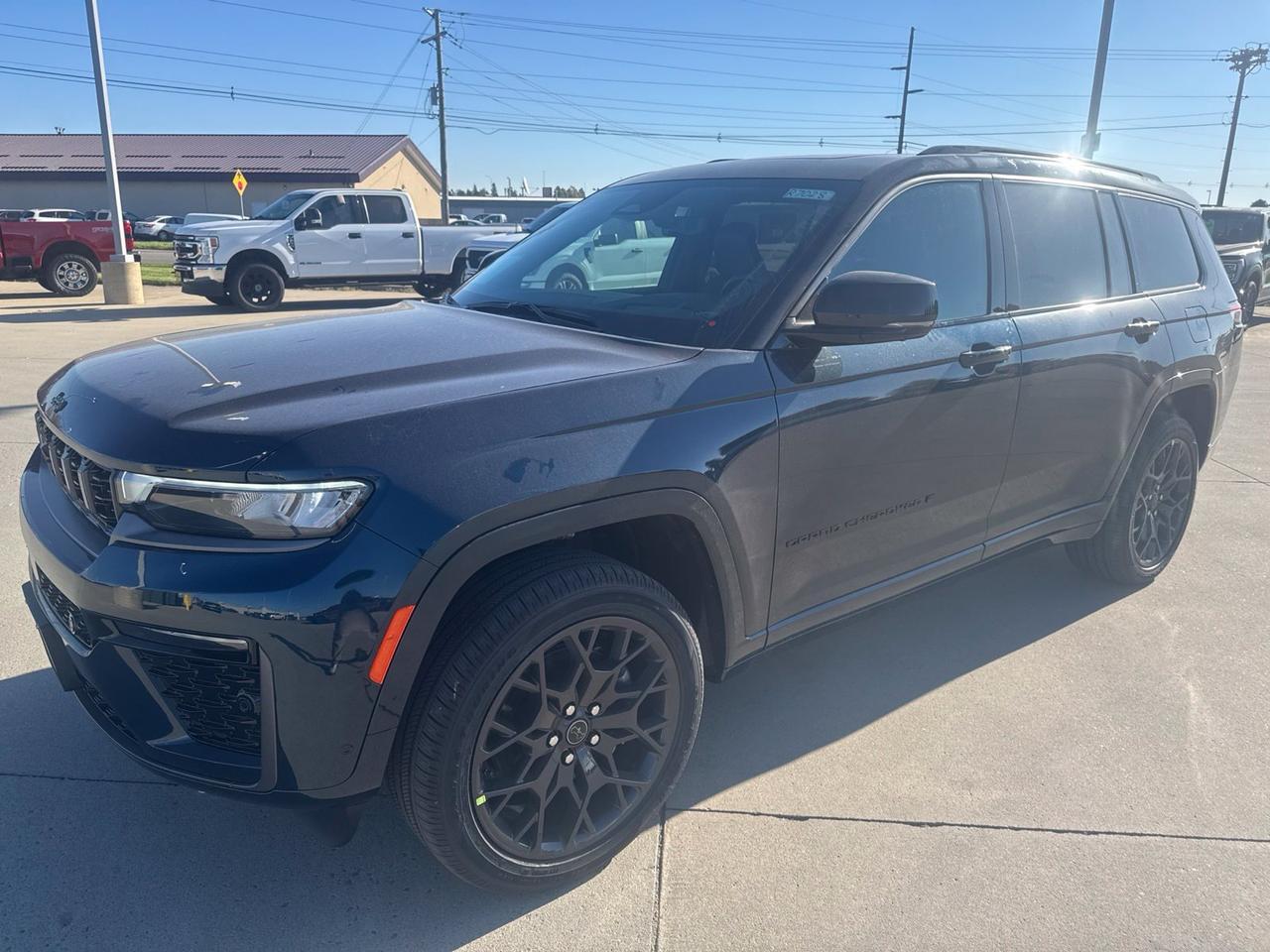 2027 Jeep Grand Cherokee L Summit Watertown SD