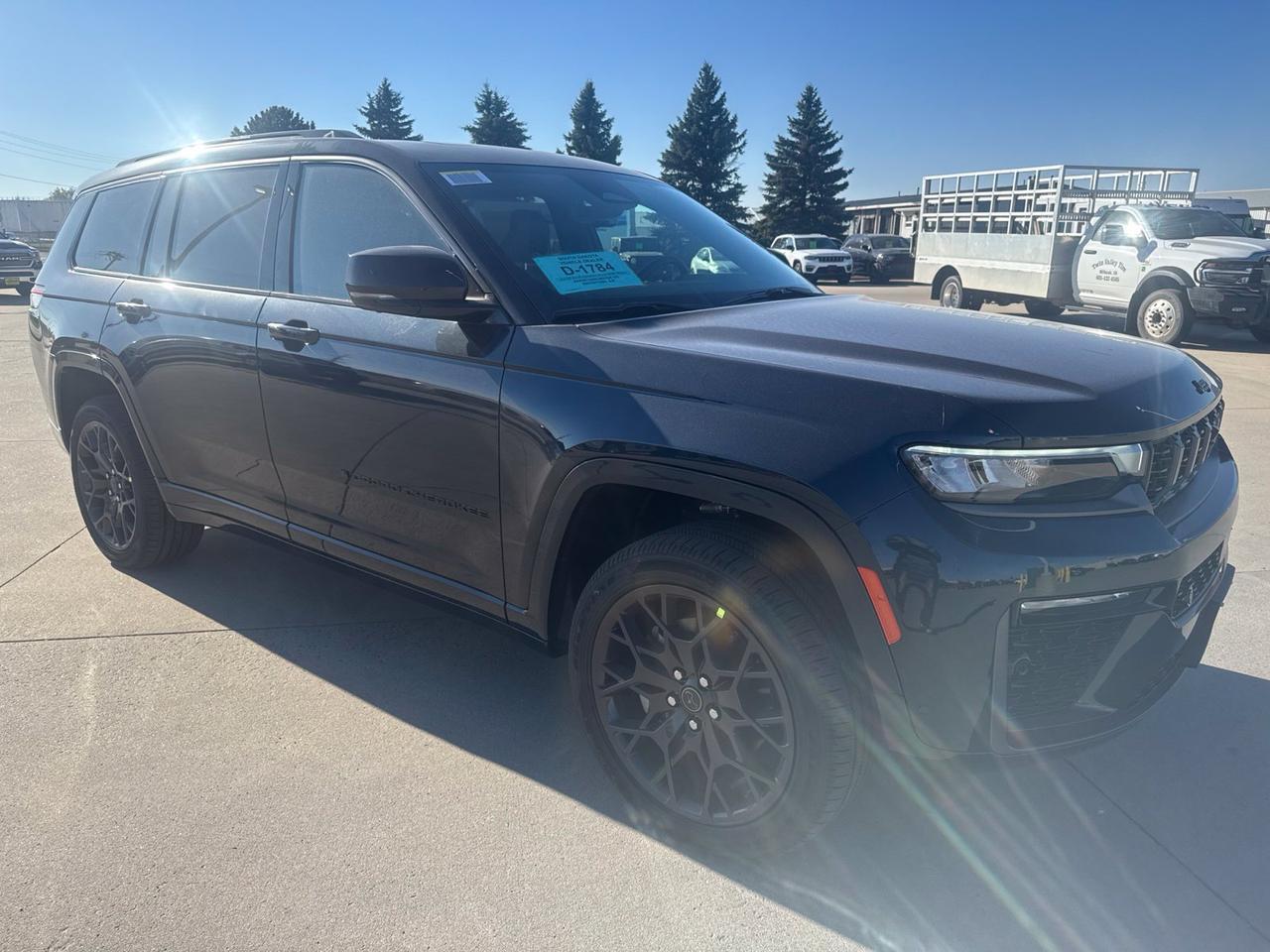 2027 Jeep Grand Cherokee L Summit Watertown SD