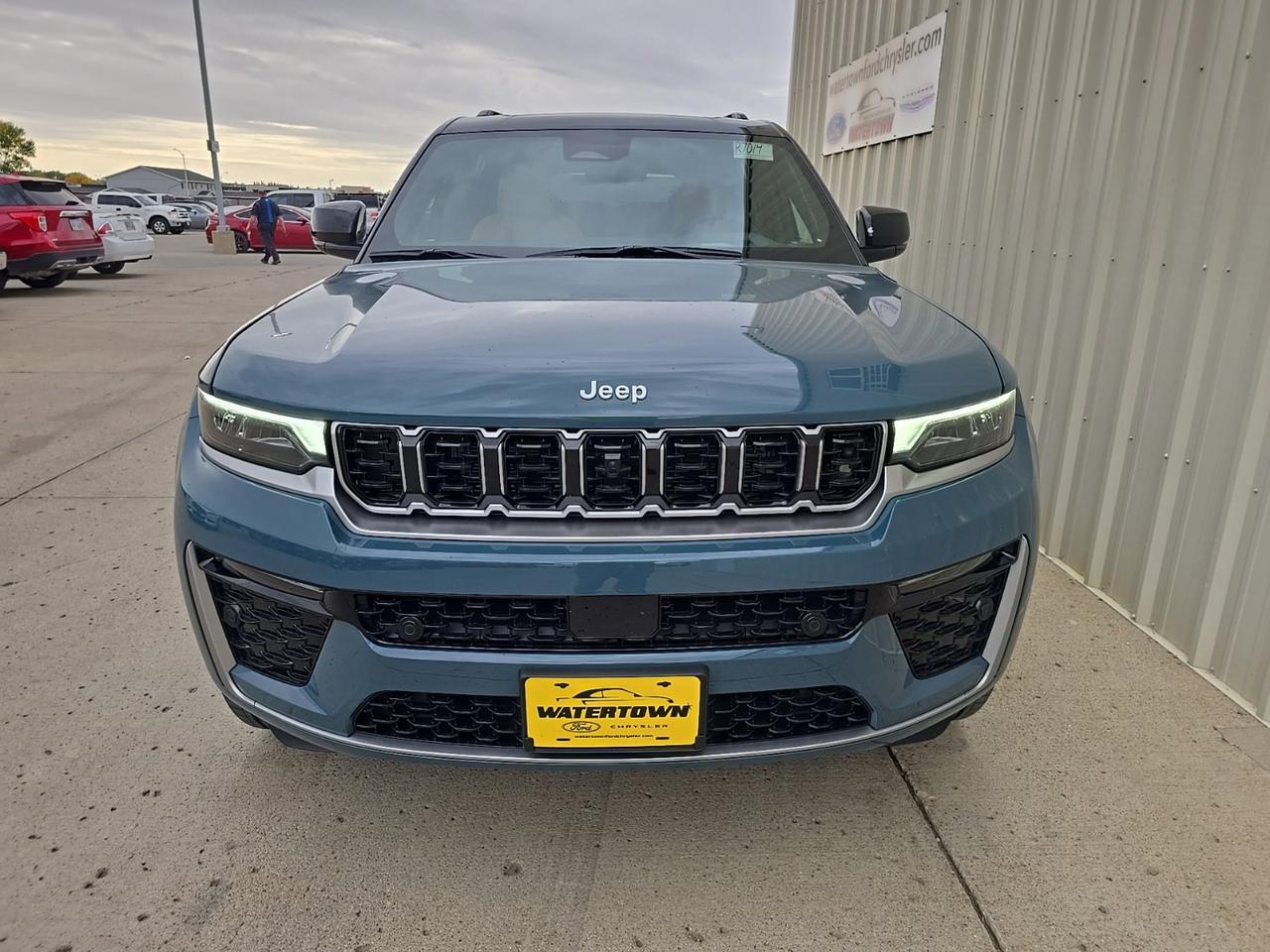 2027 Jeep Grand Cherokee L Summit Watertown SD