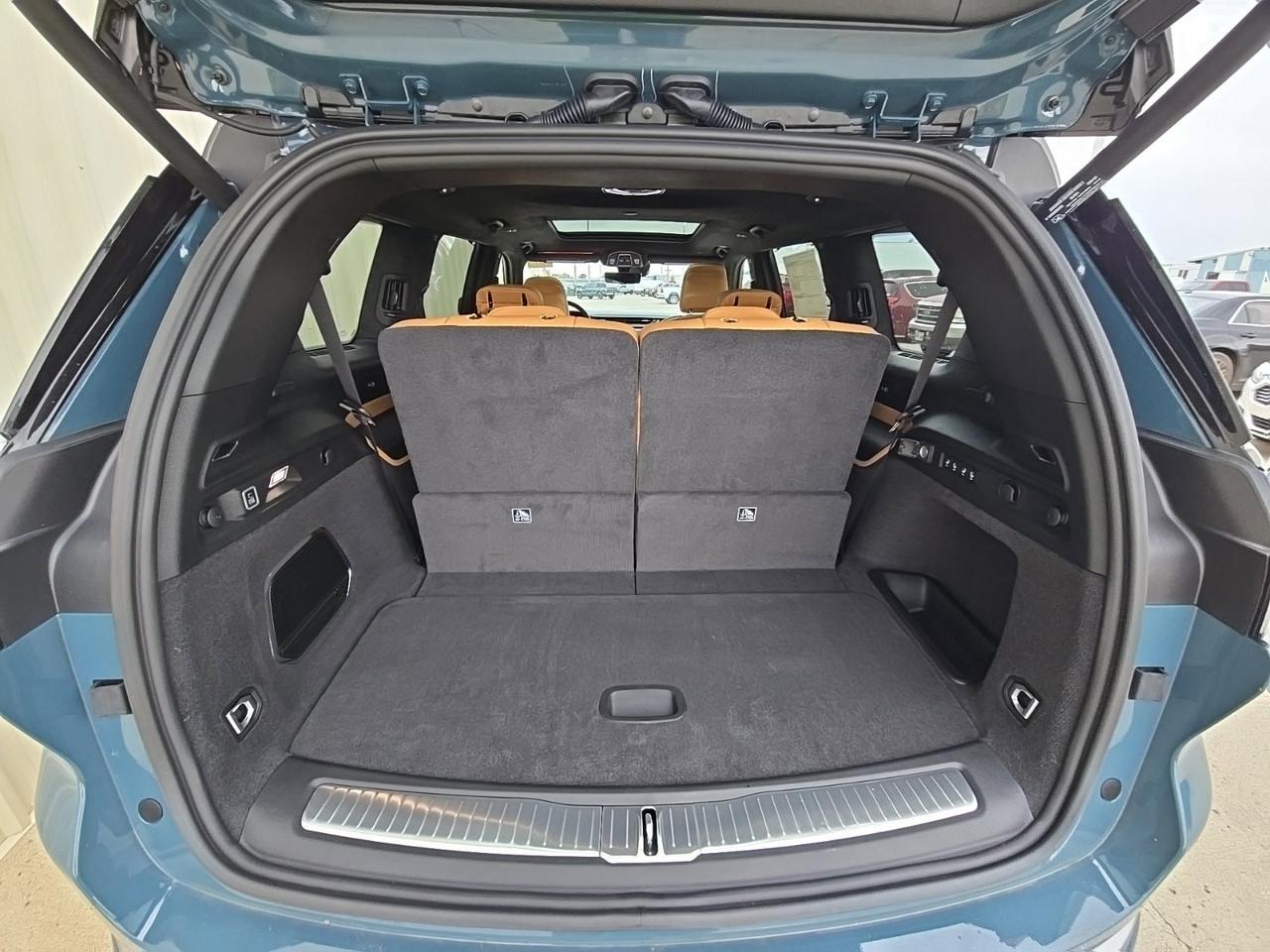 2027 Jeep Grand Cherokee L Summit Watertown SD