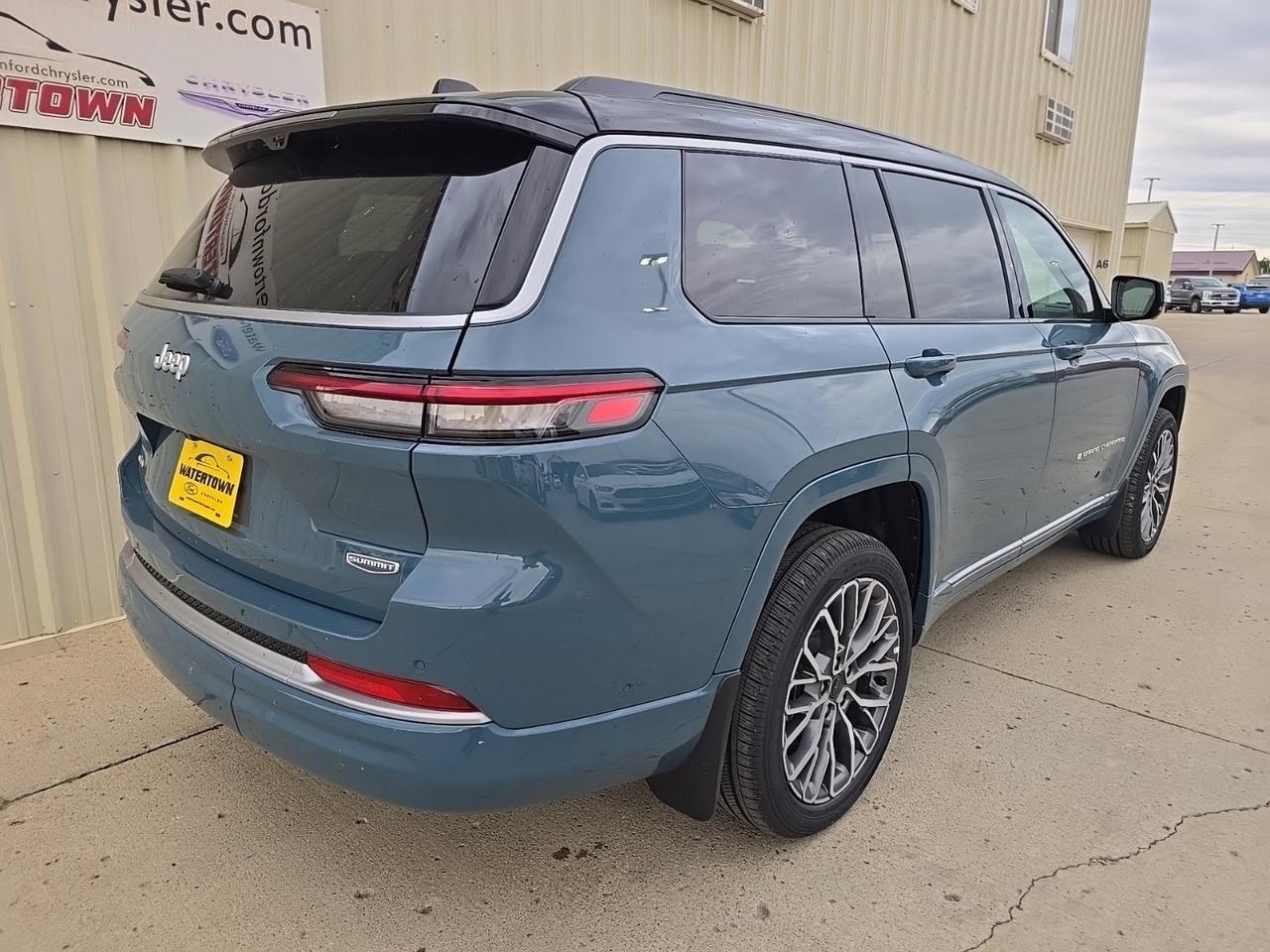 2027 Jeep Grand Cherokee L Summit Watertown SD