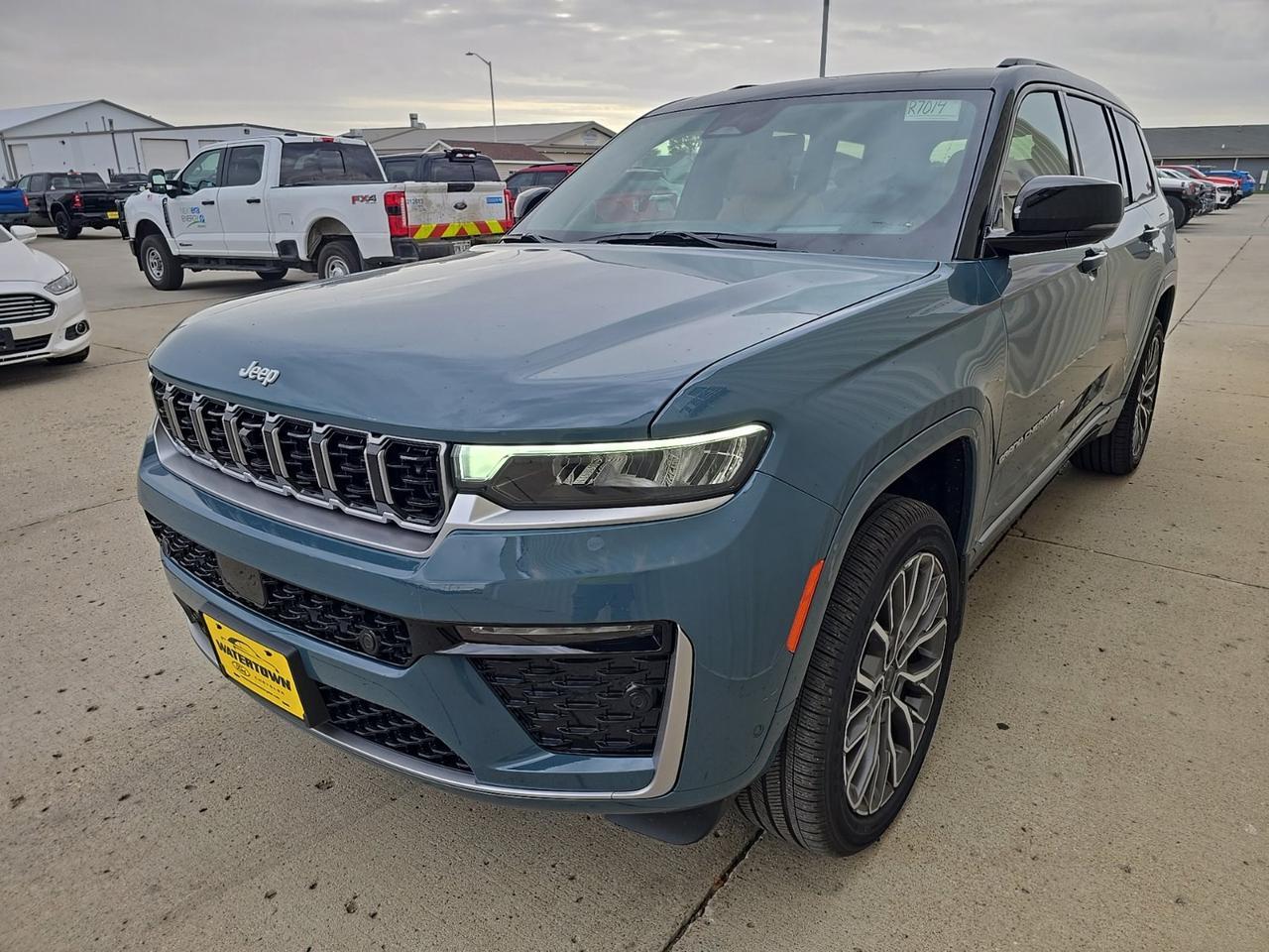 2027 Jeep Grand Cherokee L Summit Watertown SD