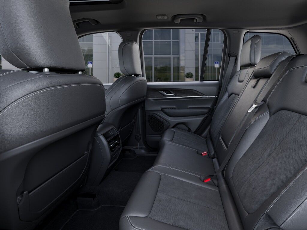 2027 Jeep Grand Cherokee Laredo Altitude Owego NY