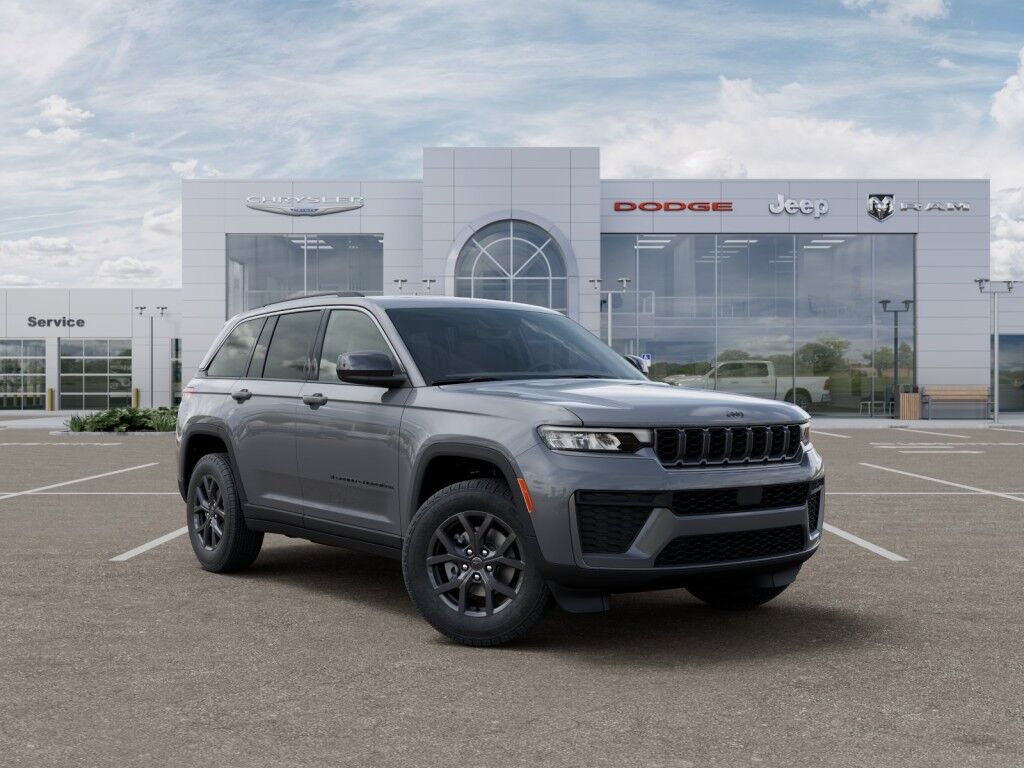 2027 Jeep Grand Cherokee Laredo Altitude Owego NY