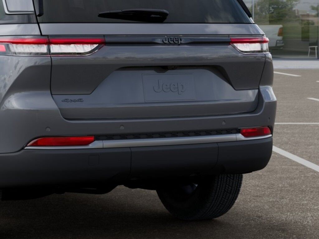 2027 Jeep Grand Cherokee Laredo Altitude Owego NY