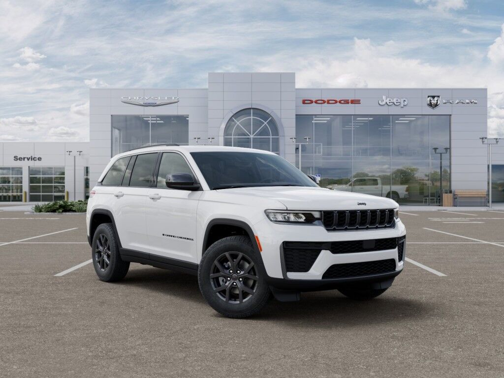 2027 Jeep Grand Cherokee Laredo Altitude Owego NY