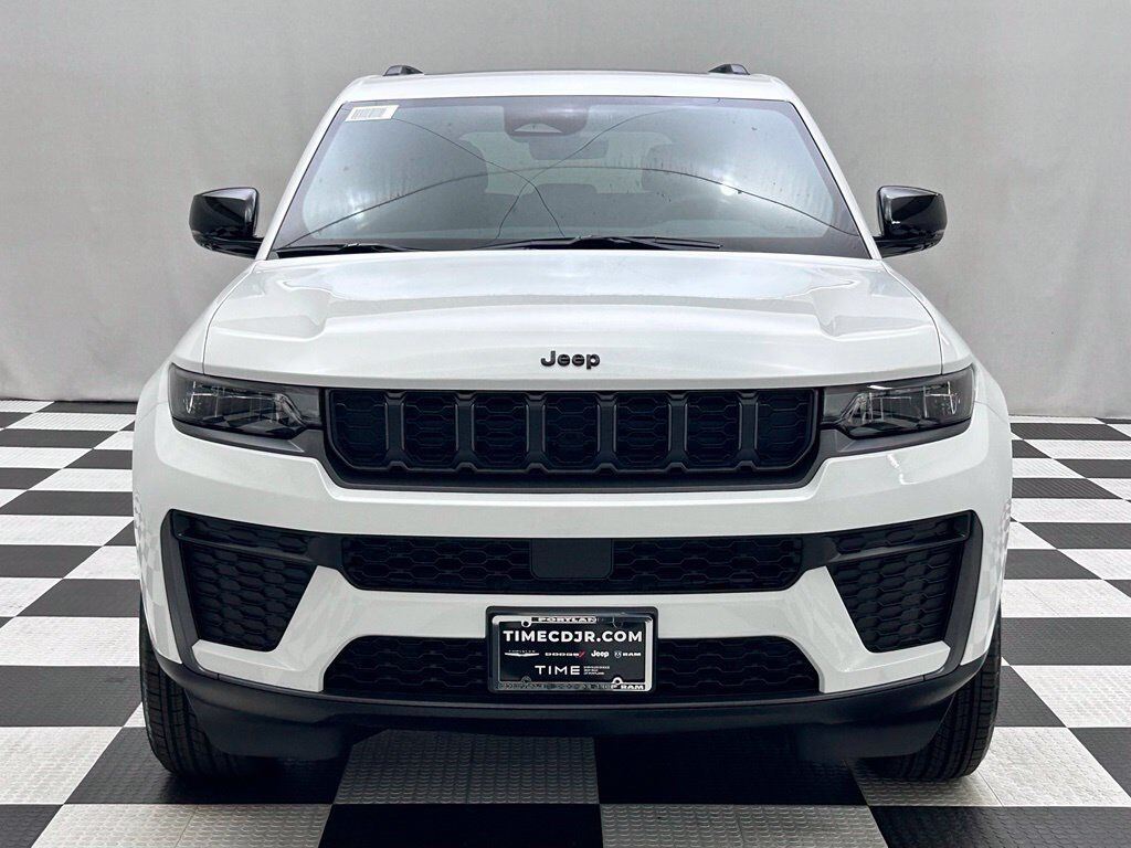 2027 Jeep Grand Cherokee Laredo Altitude Portland OR