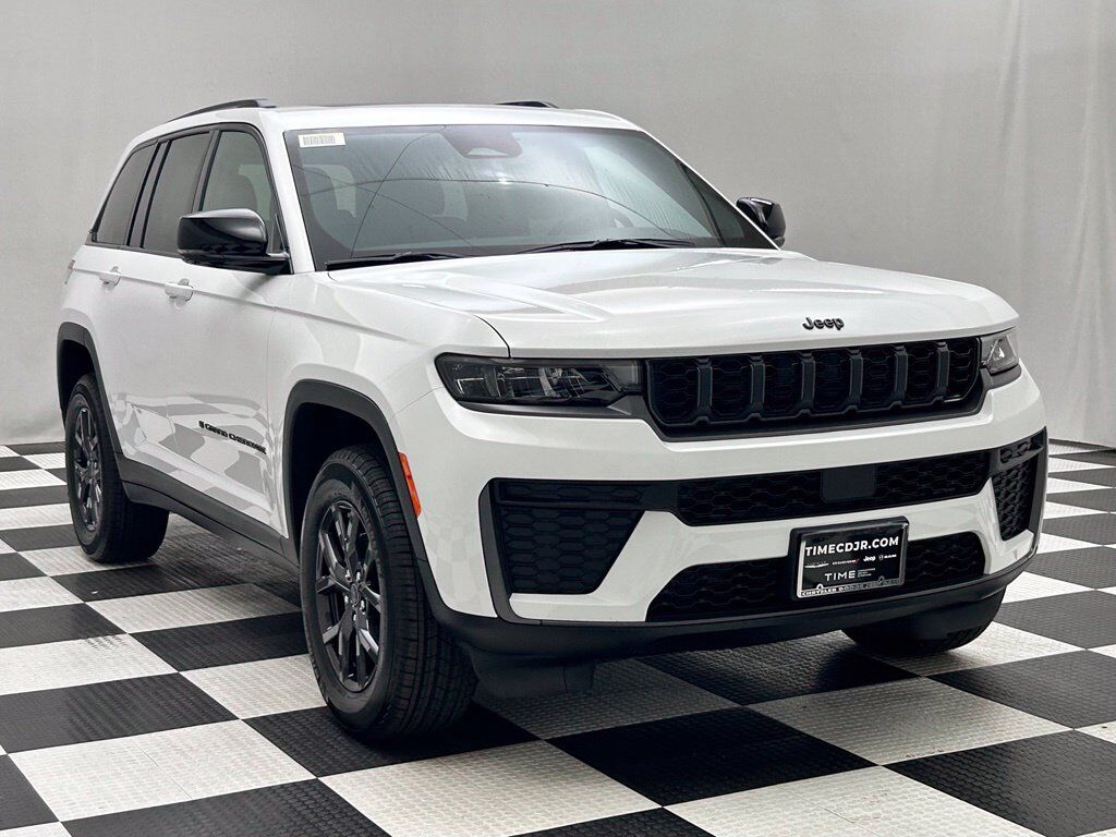 2027 Jeep Grand Cherokee Laredo Altitude Portland OR