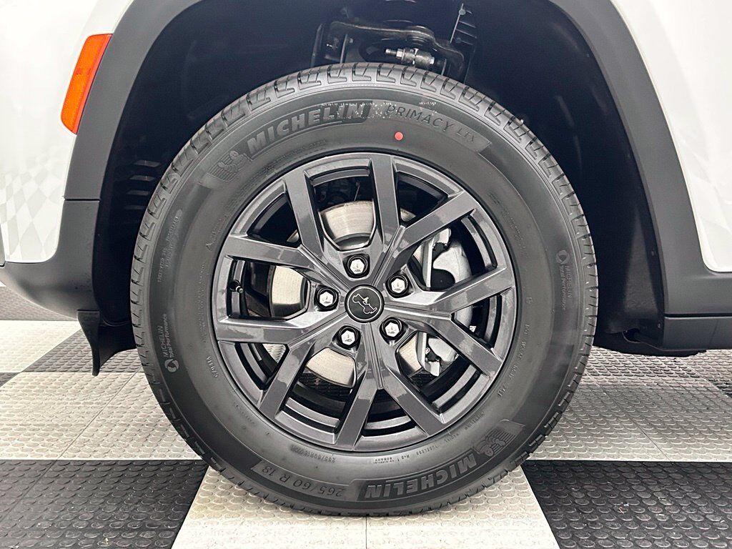 2027 Jeep Grand Cherokee Laredo Altitude Portland OR