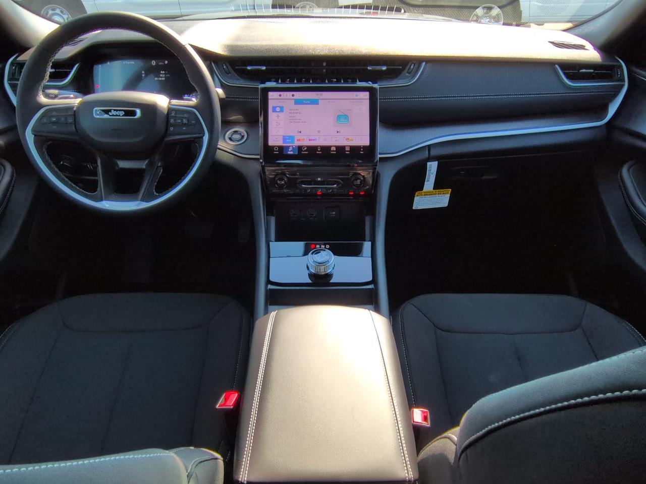2027 Jeep Grand Cherokee Laredo Appleton WI