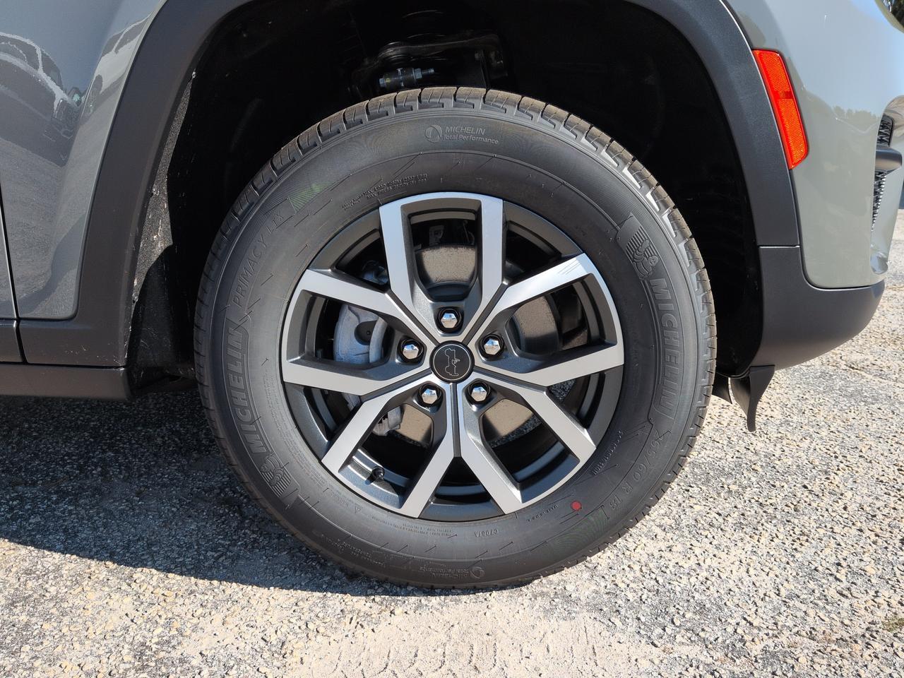 2027 Jeep Grand Cherokee Laredo Appleton WI