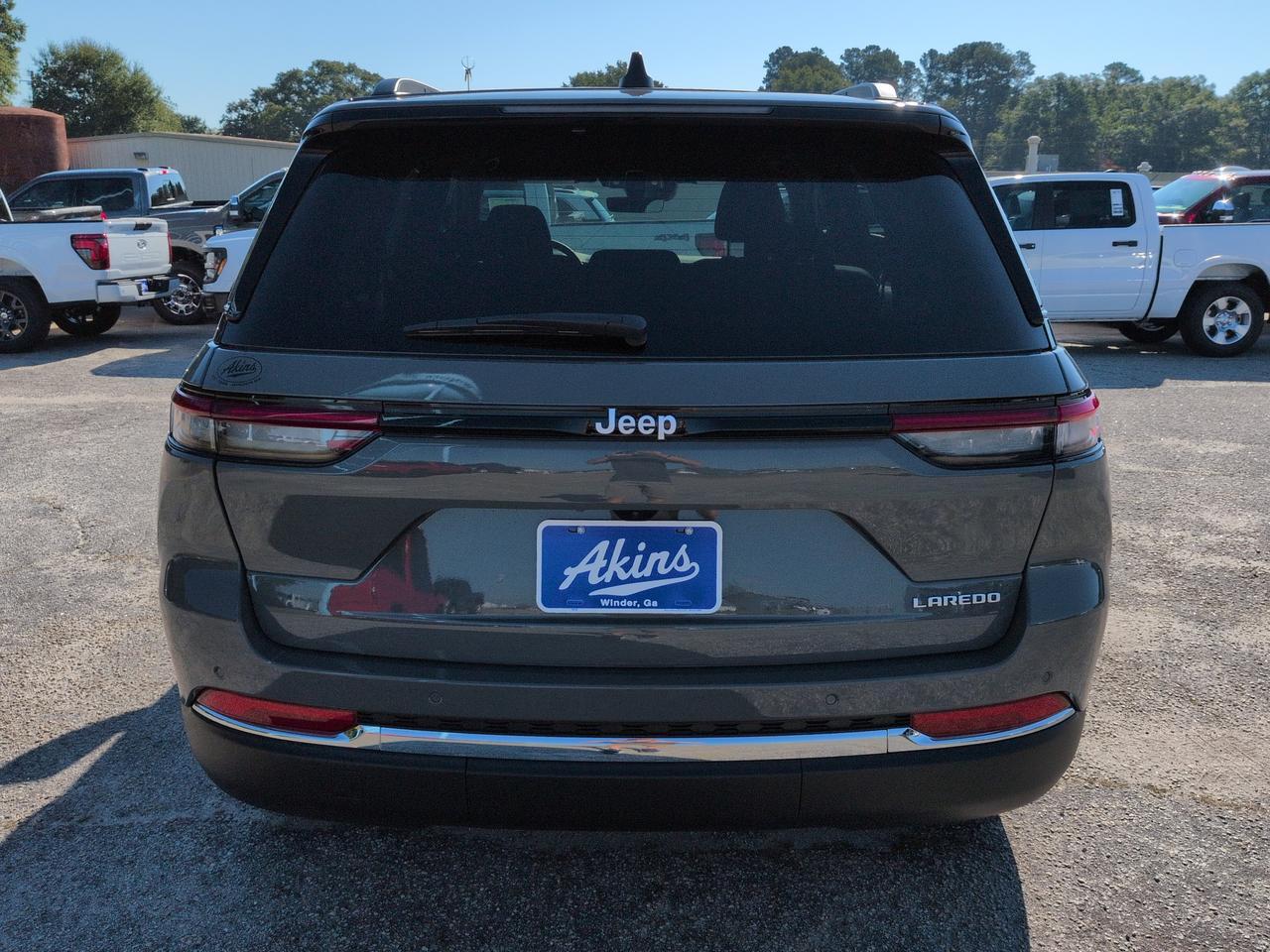 2027 Jeep Grand Cherokee Laredo Appleton WI