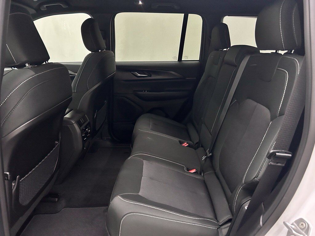 2027 Jeep Grand Cherokee Laredo Portland OR