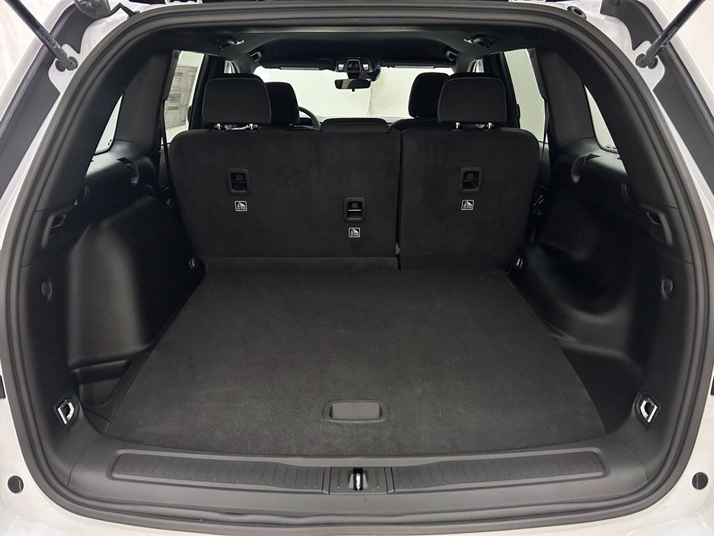 2027 Jeep Grand Cherokee Laredo Portland OR