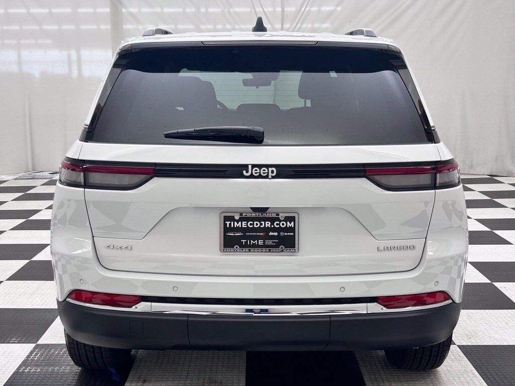 2027 Jeep Grand Cherokee Laredo Portland OR
