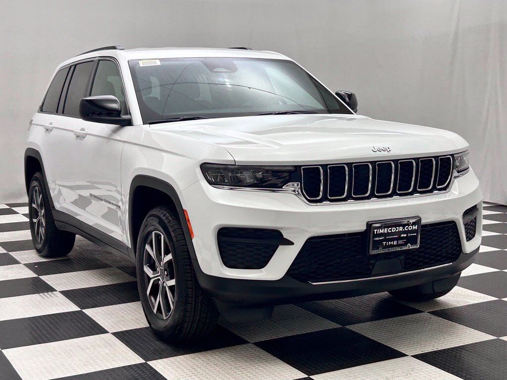 2027 Jeep Grand Cherokee Laredo Portland OR