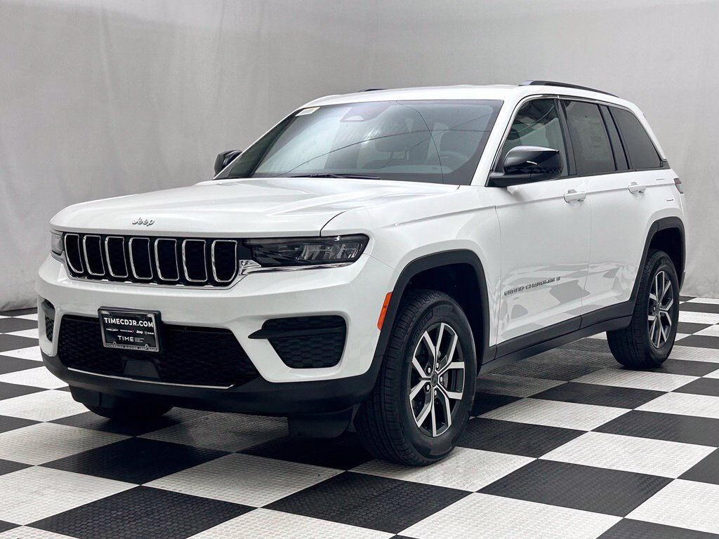2027 Jeep Grand Cherokee Laredo Portland OR