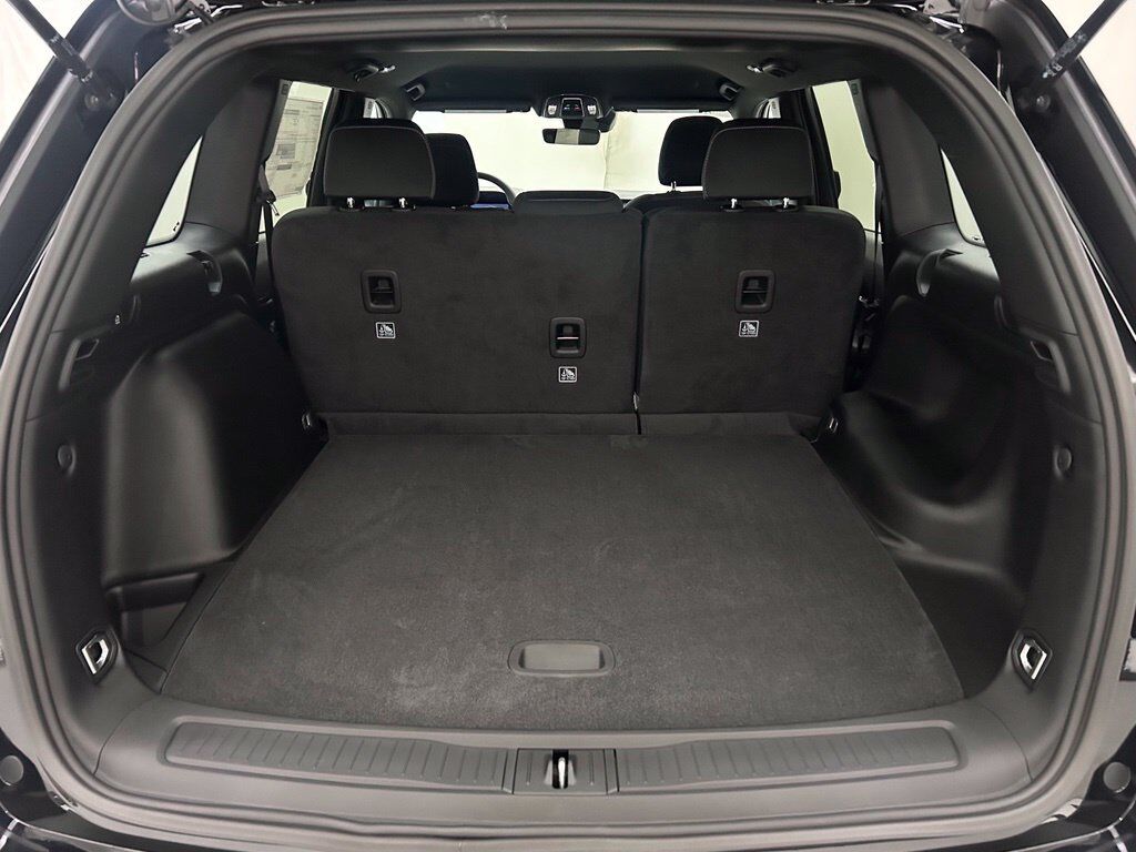 2027 Jeep Grand Cherokee Laredo Portland OR
