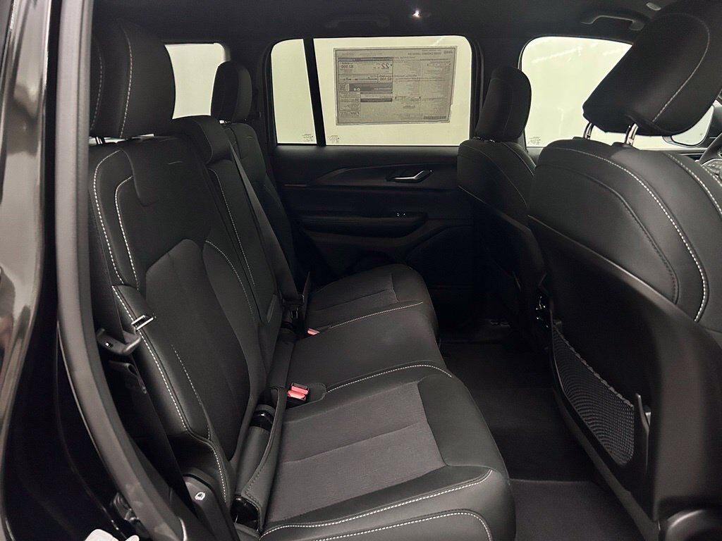 2027 Jeep Grand Cherokee Laredo Portland OR
