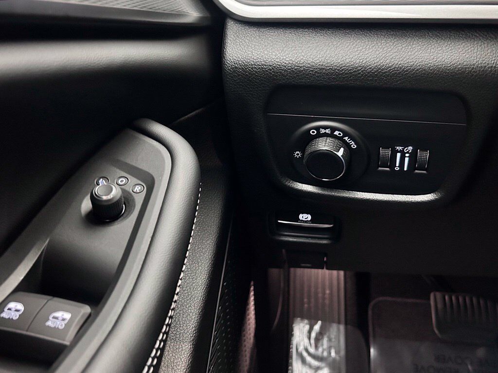 2027 Jeep Grand Cherokee Laredo Portland OR