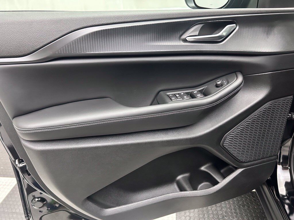 2027 Jeep Grand Cherokee Laredo Portland OR