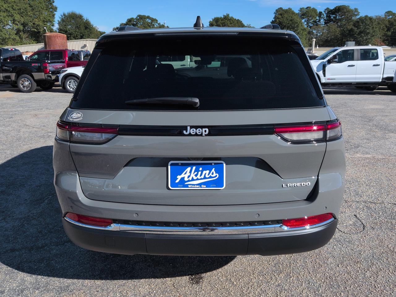 2027 Jeep Grand Cherokee Laredo Winder GA