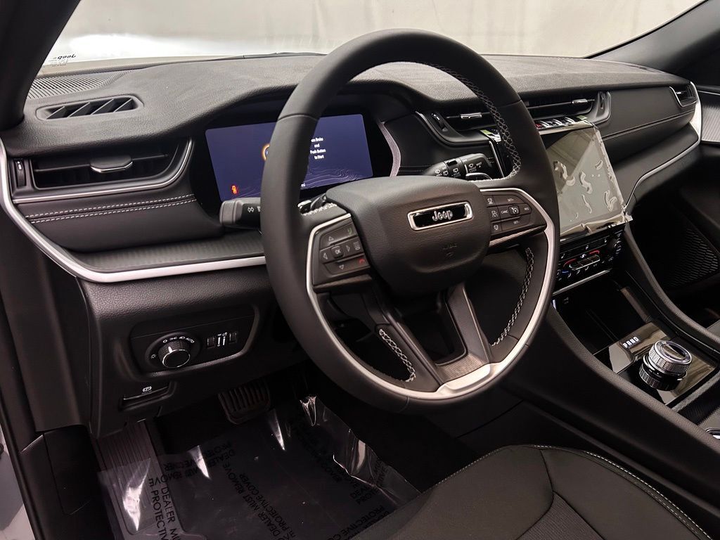 2027 Jeep Grand Cherokee Laredo X Portland OR