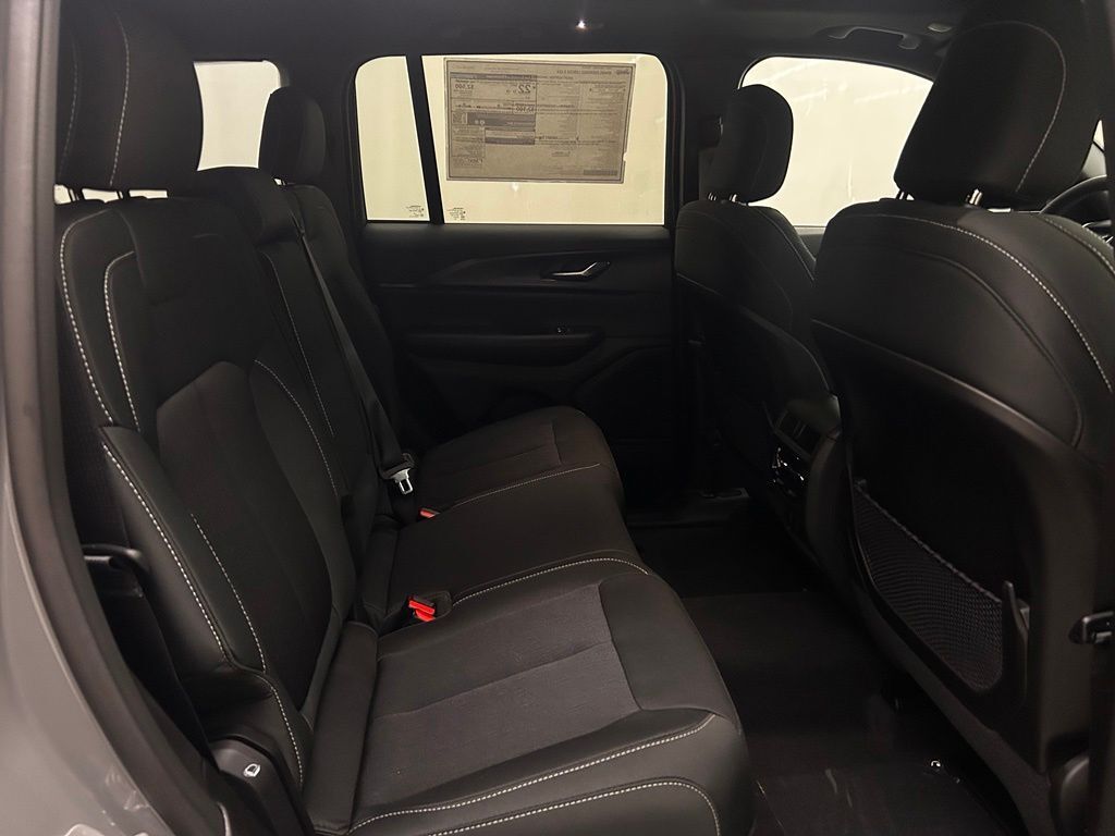 2027 Jeep Grand Cherokee Laredo X Portland OR