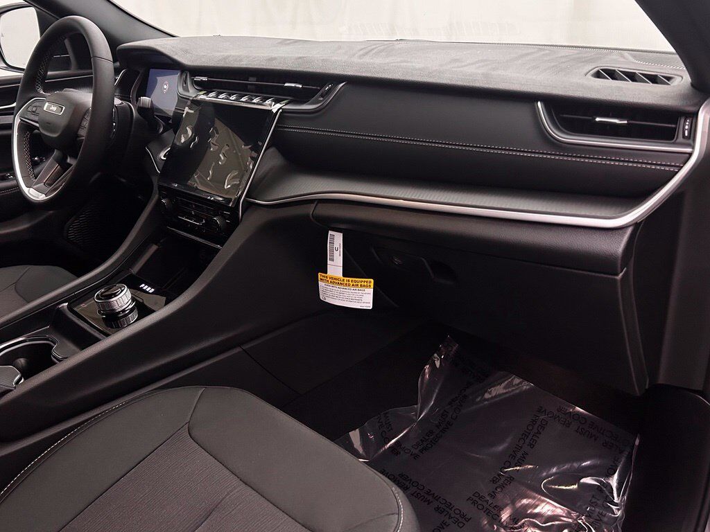 2027 Jeep Grand Cherokee Laredo X Portland OR