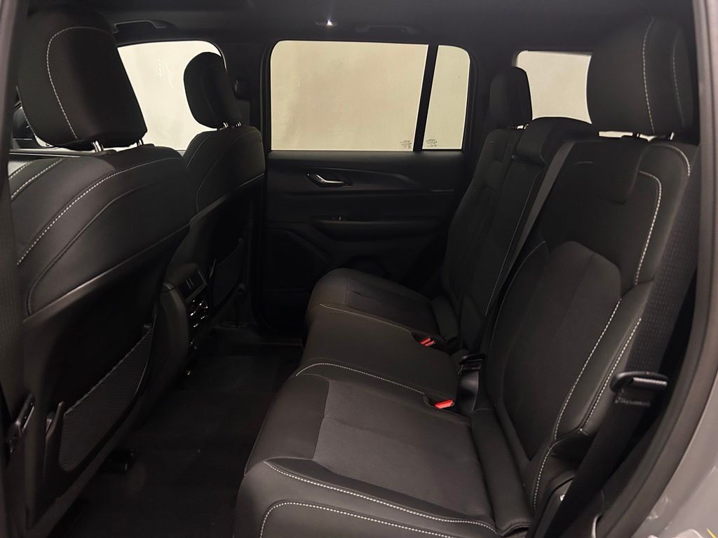 2027 Jeep Grand Cherokee Laredo X Portland OR