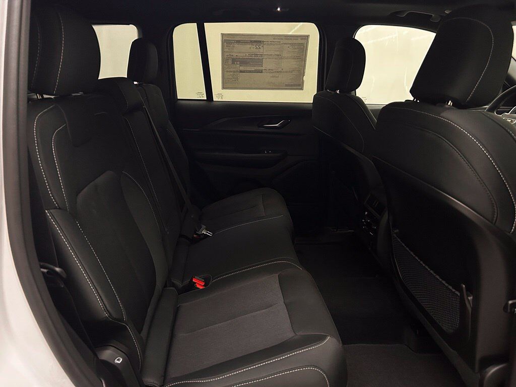 2027 Jeep Grand Cherokee Laredo X Portland OR