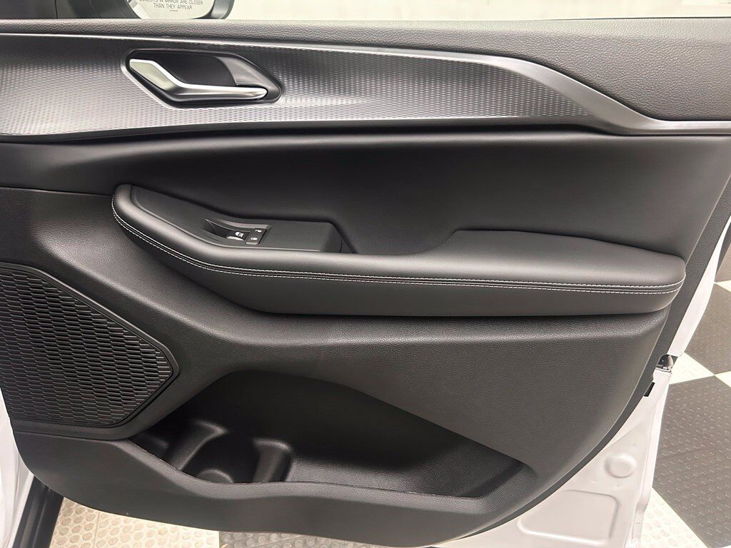 2027 Jeep Grand Cherokee Laredo X Portland OR