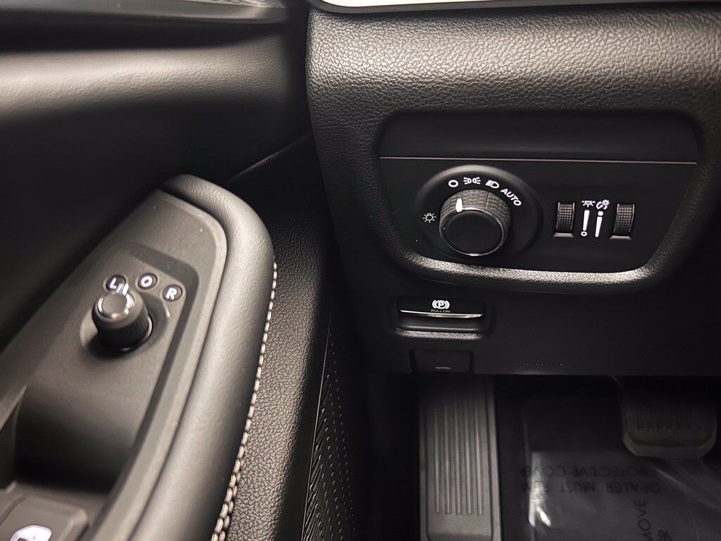 2027 Jeep Grand Cherokee Laredo X Portland OR