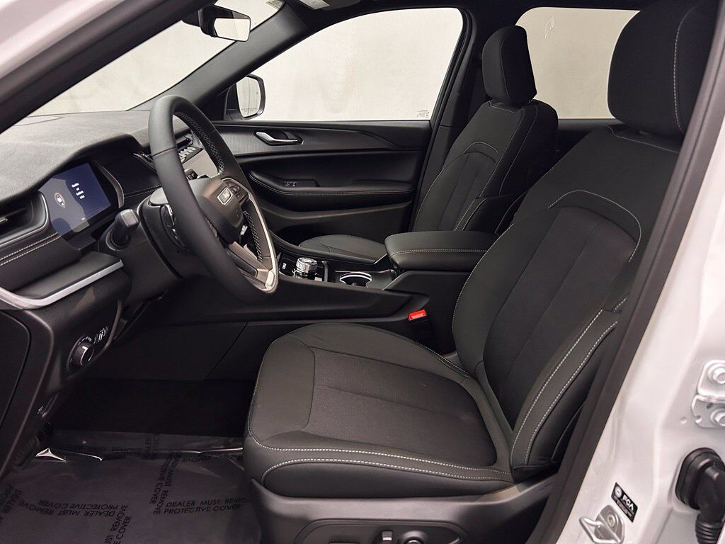 2027 Jeep Grand Cherokee Laredo X Portland OR