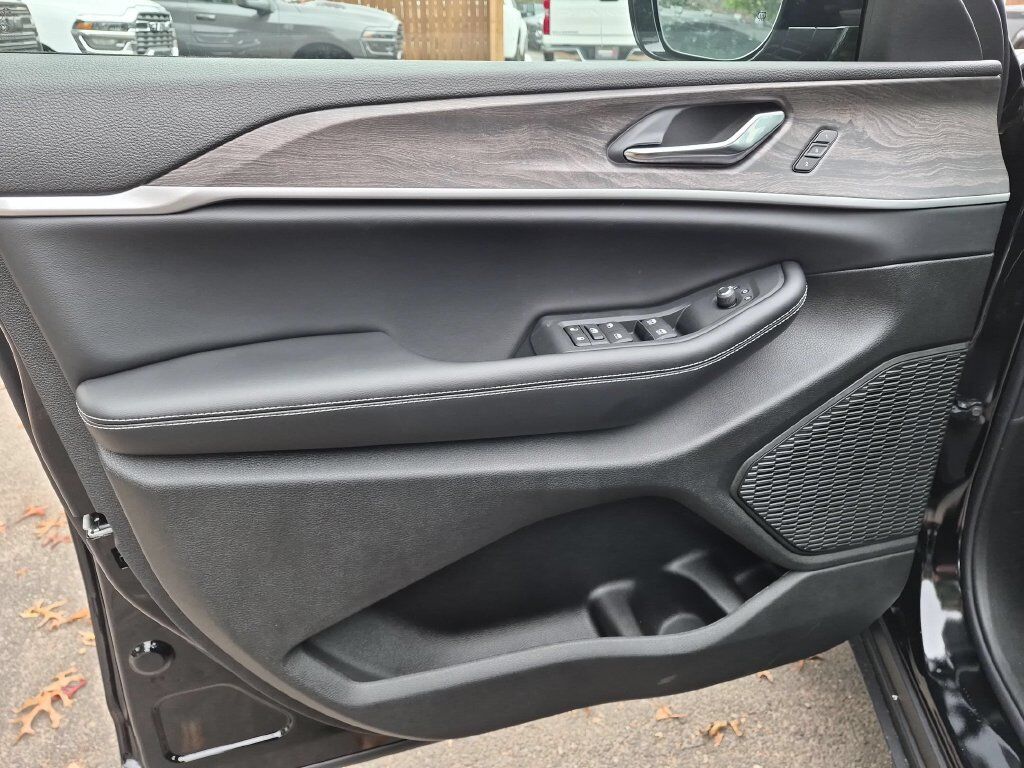 2027 Jeep Grand Cherokee Limited Gresham OR