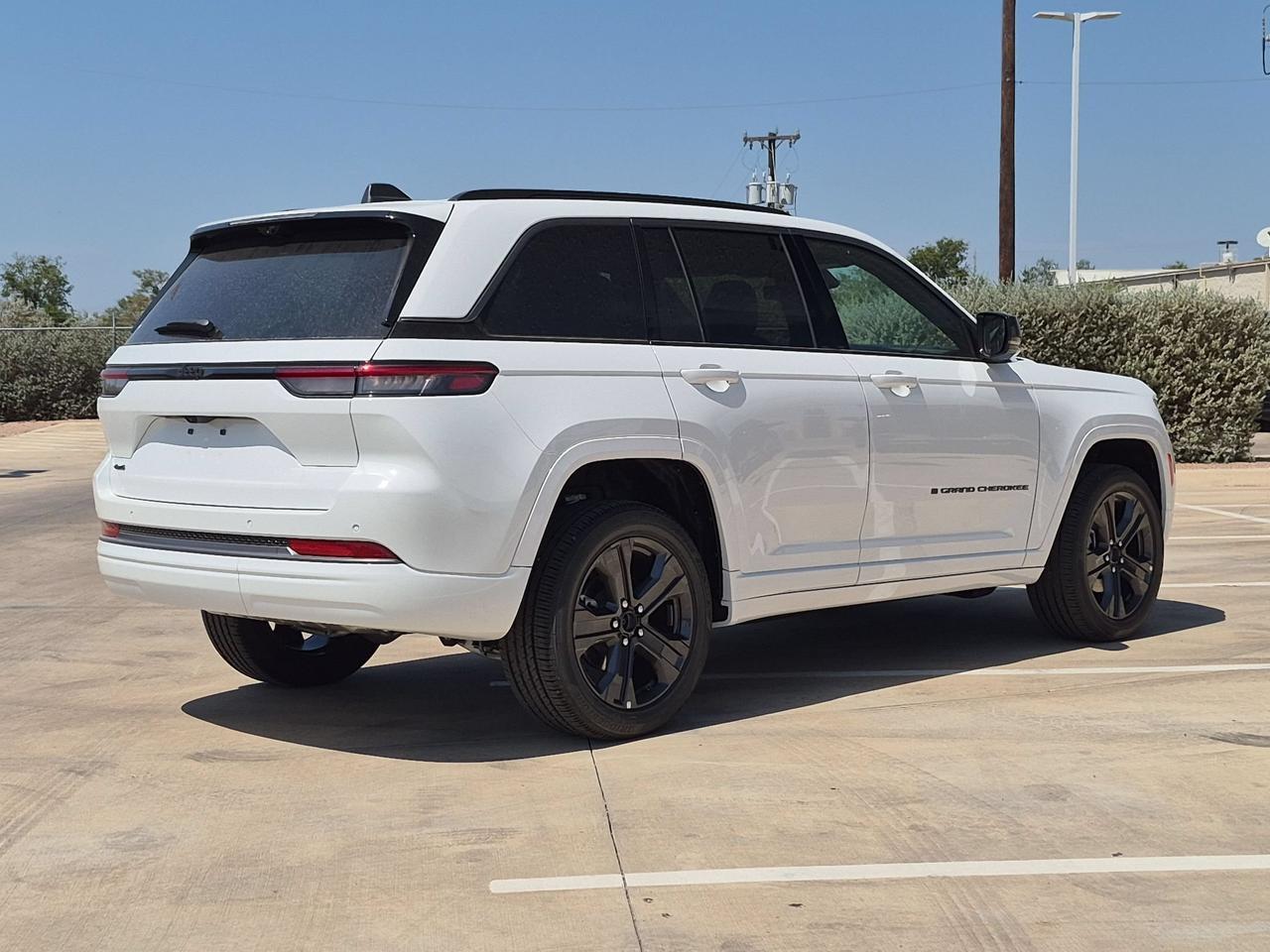 2027 Jeep Grand Cherokee Limited Reserve