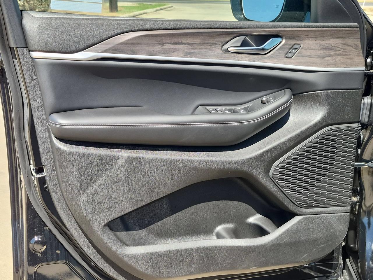 2027 Jeep Grand Cherokee Limited Castroville TX