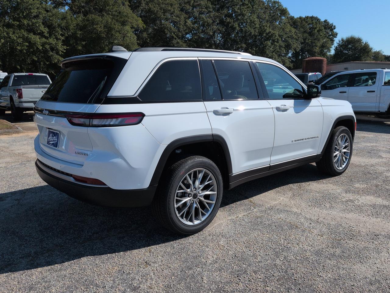 2027 Jeep Grand Cherokee Limited Winder GA