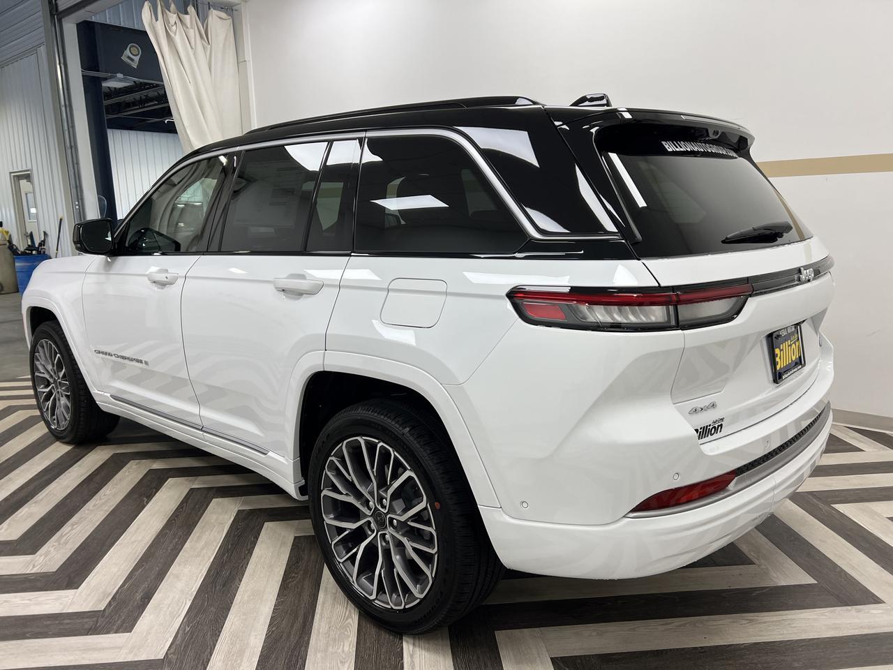 2027 Jeep Grand Cherokee Summit Bozeman MT
