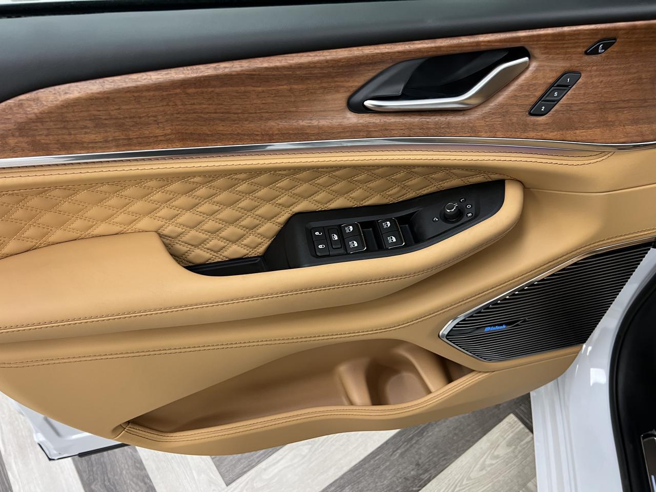 2027 Jeep Grand Cherokee Summit Gasoline