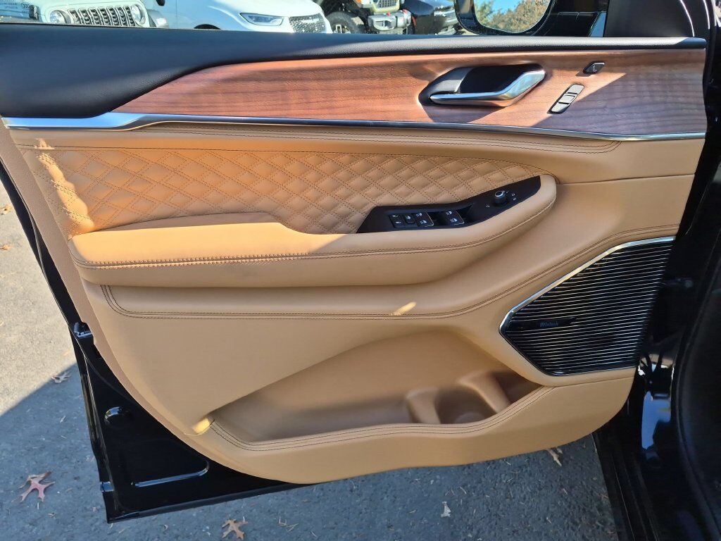 2027 Jeep Grand Cherokee Summit Gresham OR